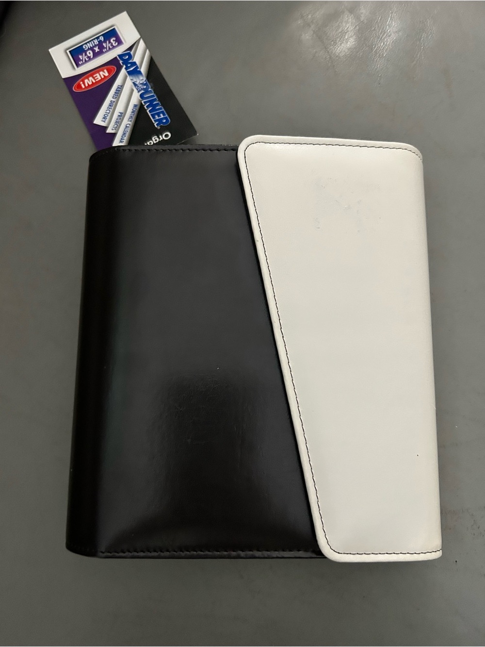 Vintage Day Runner planner undated Black and White. - Picture 1 of 6